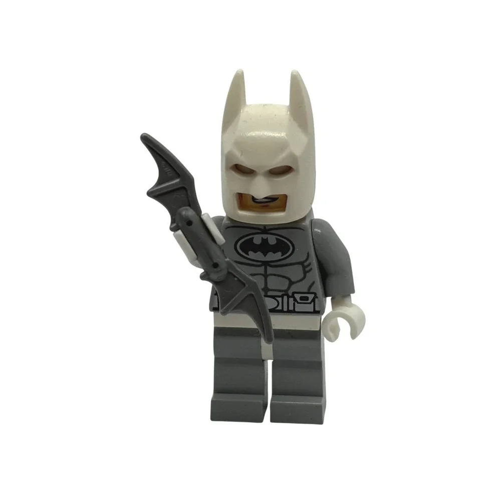 LEGO DC Super Heroes Batman Arctic Suit Minifigure White Cowl 76000 Batarang